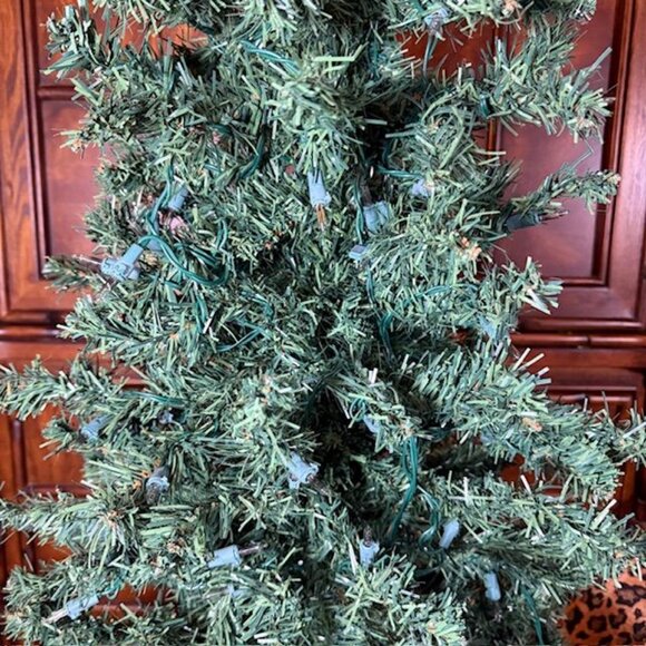 5ft Wood Trail Pine Christmas Tree + Gold Script Merry Christmas Red Green Skirt - Picture 5 of 14